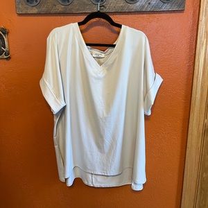 Zenana 3X‎ V neck, rolled cuff T shirt.